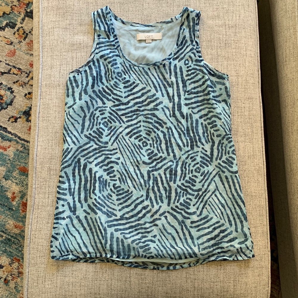 LOFT blouse // XS // blue patterned